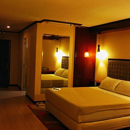 Cebu Dulcinea Hotel And Suites-Mactan Airport Hotel Lapu-Lapu City Buitenkant foto