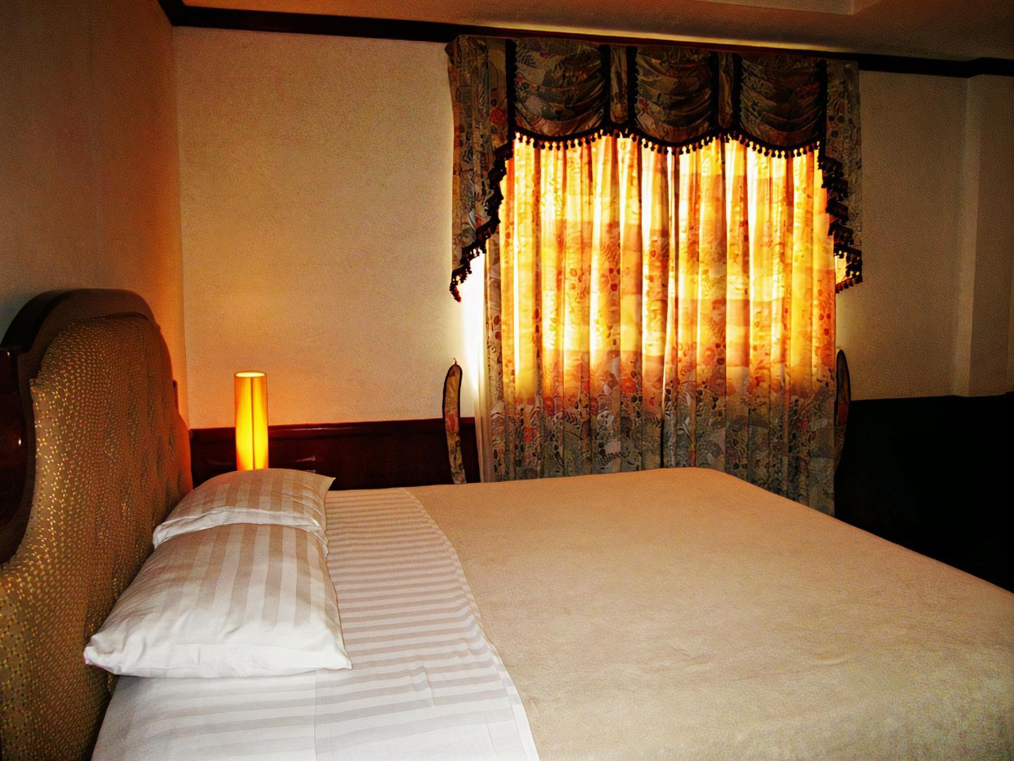 Cebu Dulcinea Hotel And Suites-Mactan Airport Hotel Lapu-Lapu City Buitenkant foto