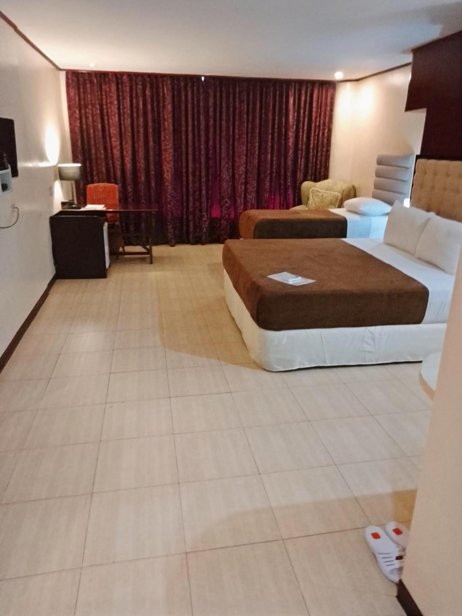 Cebu Dulcinea Hotel And Suites-Mactan Airport Hotel Lapu-Lapu City Buitenkant foto